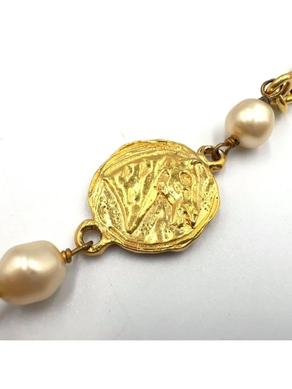 Chanel CC Logo Coin Motif Metal Faux Pearl Gold Necklace